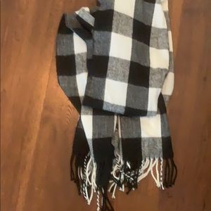 Buffalo checkered scarf